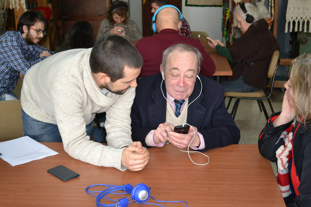 LASIGE researchers and collaborators in a tech workshop with blind people at Fundação Raquel and Martin Sain